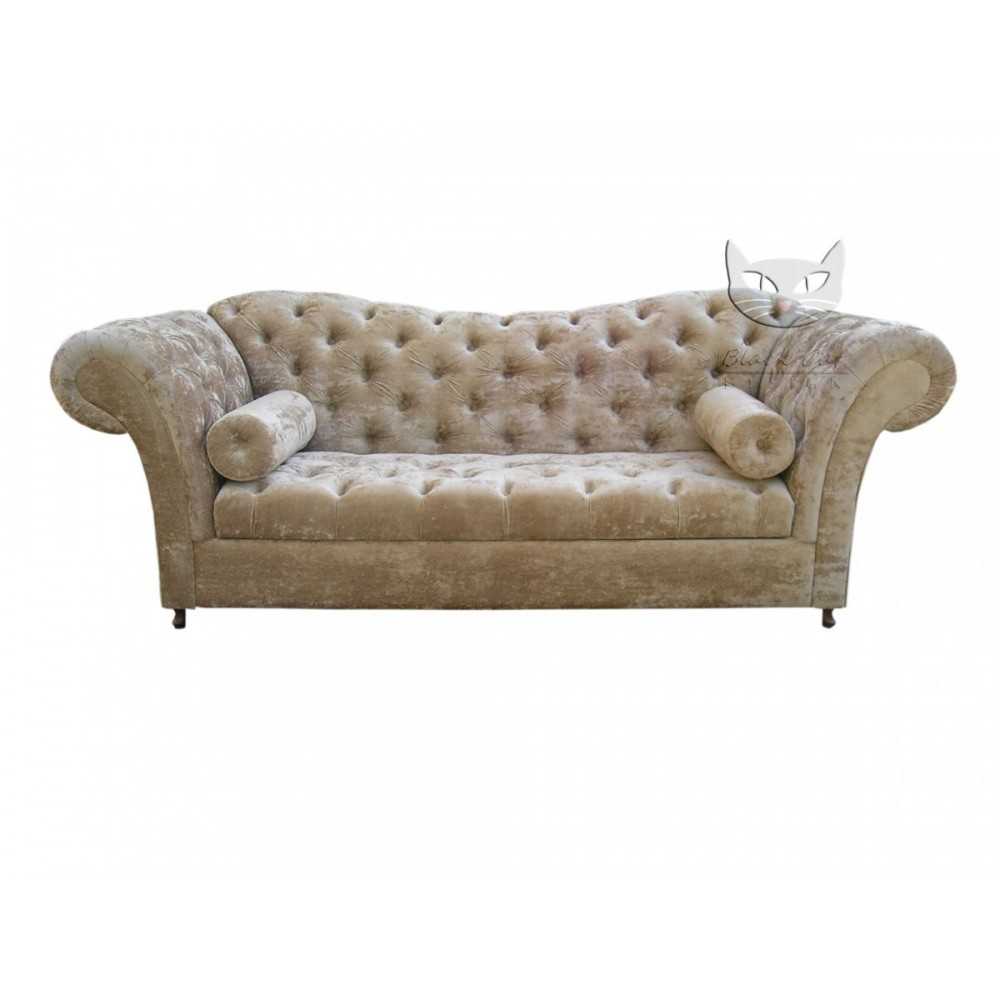 Sofa Chesterfield Wave z dekoracyjnymi poduszkami Sofa Chesterfield Wave z dekoracyjnymi poduszkami