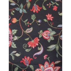 Żakard w kwiaty na czarnym tle