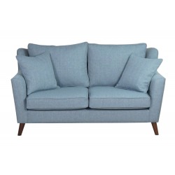 Szara sofa na wysokich nóżkach
