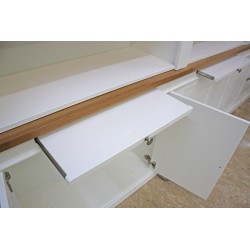 Biała biblioteczka z drabinką NO.14 wysuwane blaciki