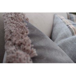 Wygodna sofa z głębokim siedziskiem Tiara 160