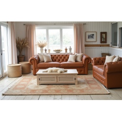 Zestaw sof chesterfield w koniakowej skórze