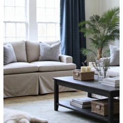 Hamptons 185 sofa z głębokim siedziskiem i falbanką