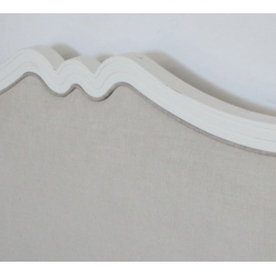 Provence łóżko z dekoracyjnym zagłówkiem