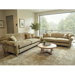 Wygodna sofa z głębokim siedziskiem Tiara 160