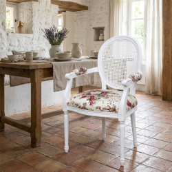 Fotel jadalniany Luigi – rattanowe oparcie i tkanina kwiatowa French Cottage