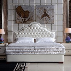 Sassari - pikowane łóżko z kryształkami