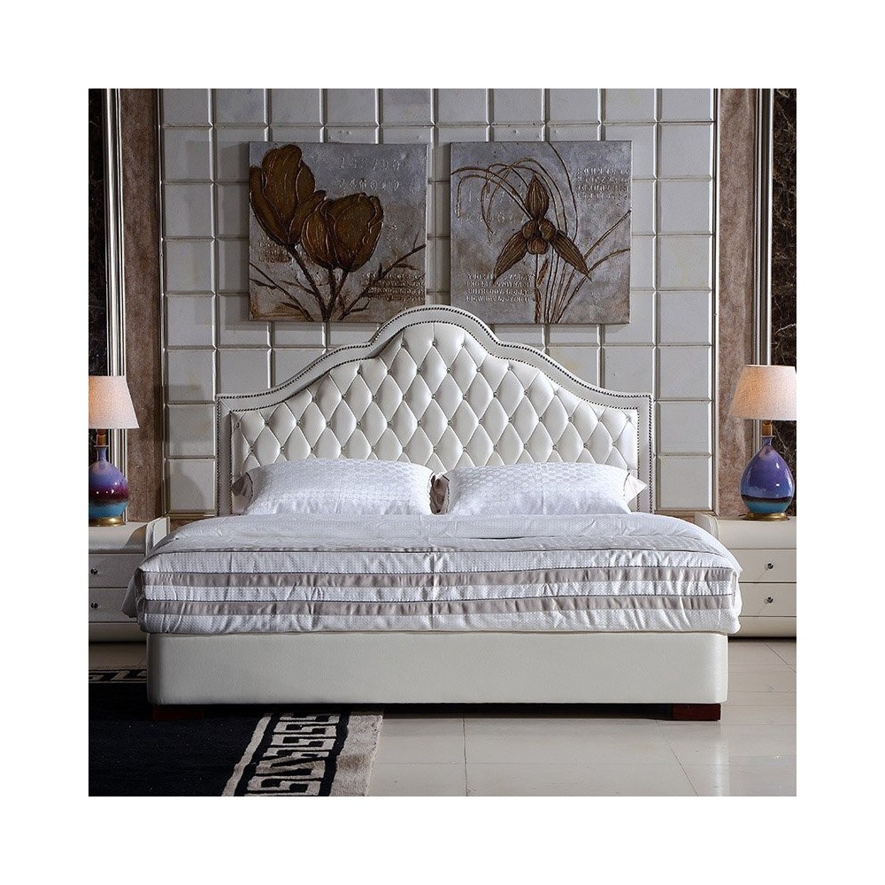 Sassari - pikowane łóżko z kryształkami