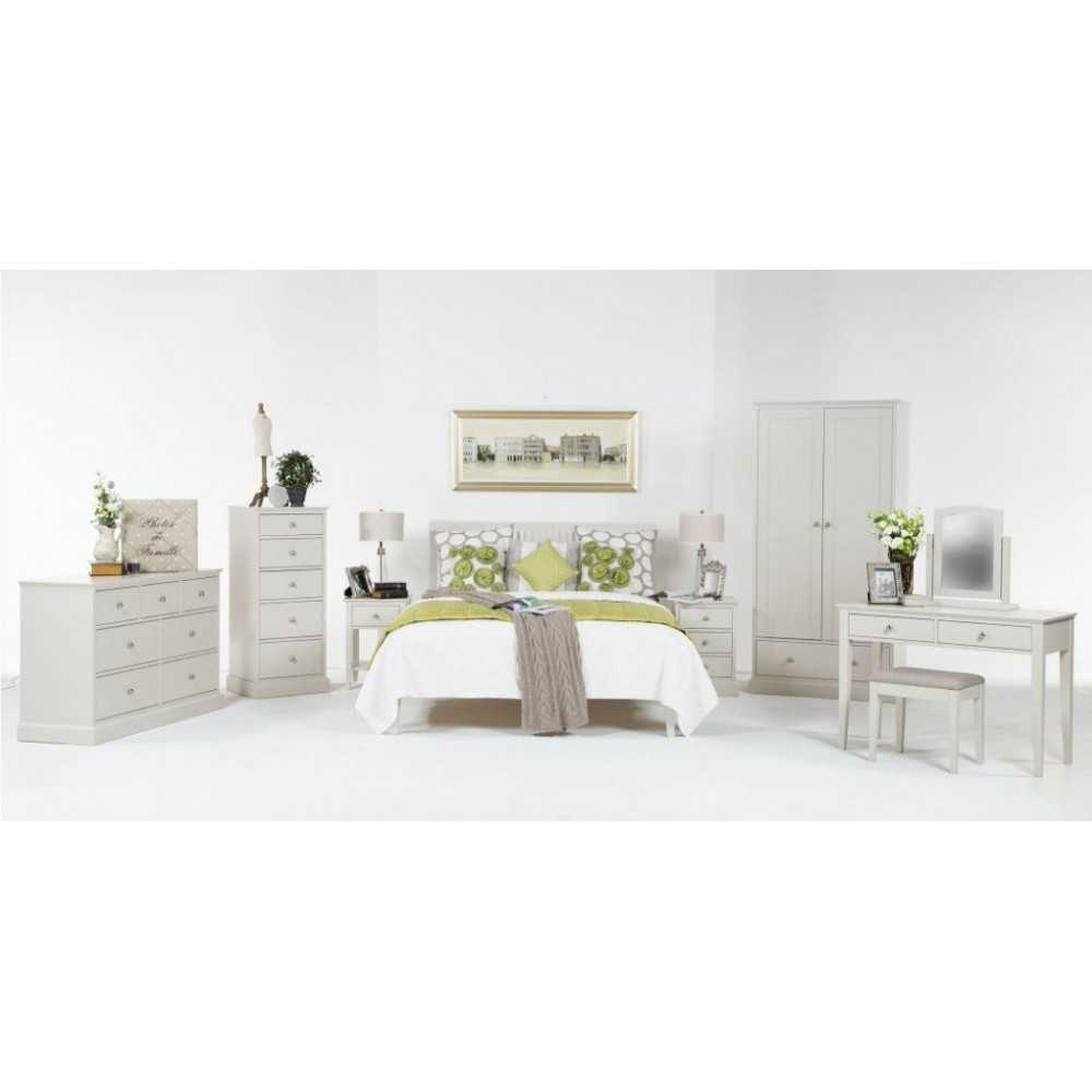 Zestaw szarych mebli do sypialni Zestaw szarych mebli do sypialni